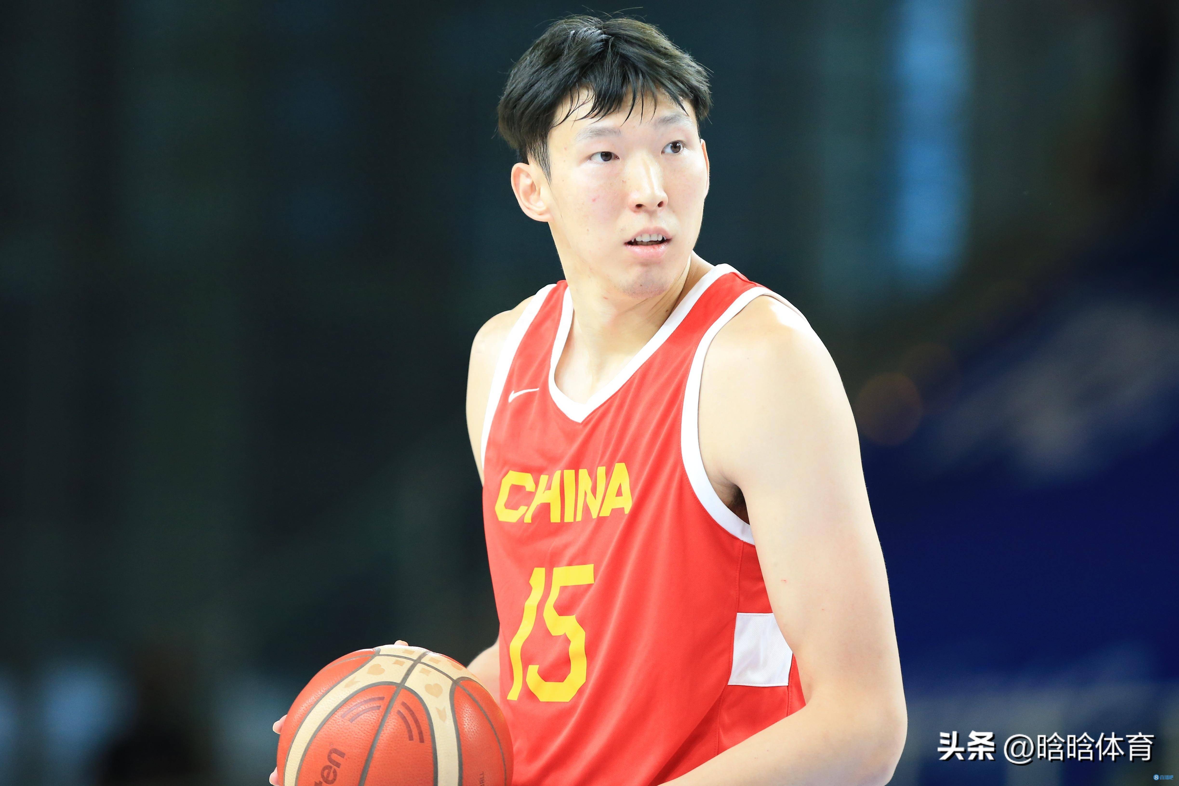 中国男篮集训名单周琦回归赵继伟赵睿在列(中国男篮21人集训名单郭艾伦周琦王哲林领衔)