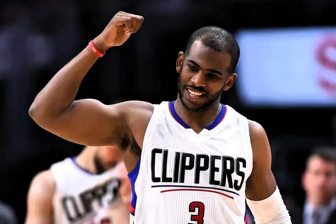 NBA-保罗穿3号球衣:回归快船不需要思考(nba保罗穿几号球衣)