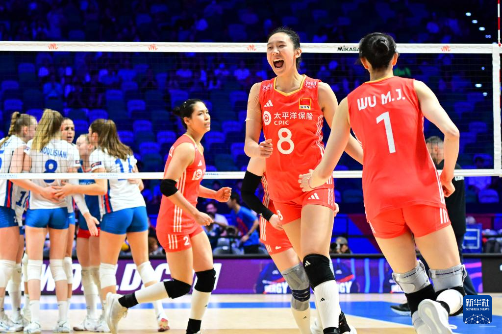 世界女排联赛-中国女排0-3意大利香港站3胜1负收官(2021年世界女排联赛中国pk意大利)